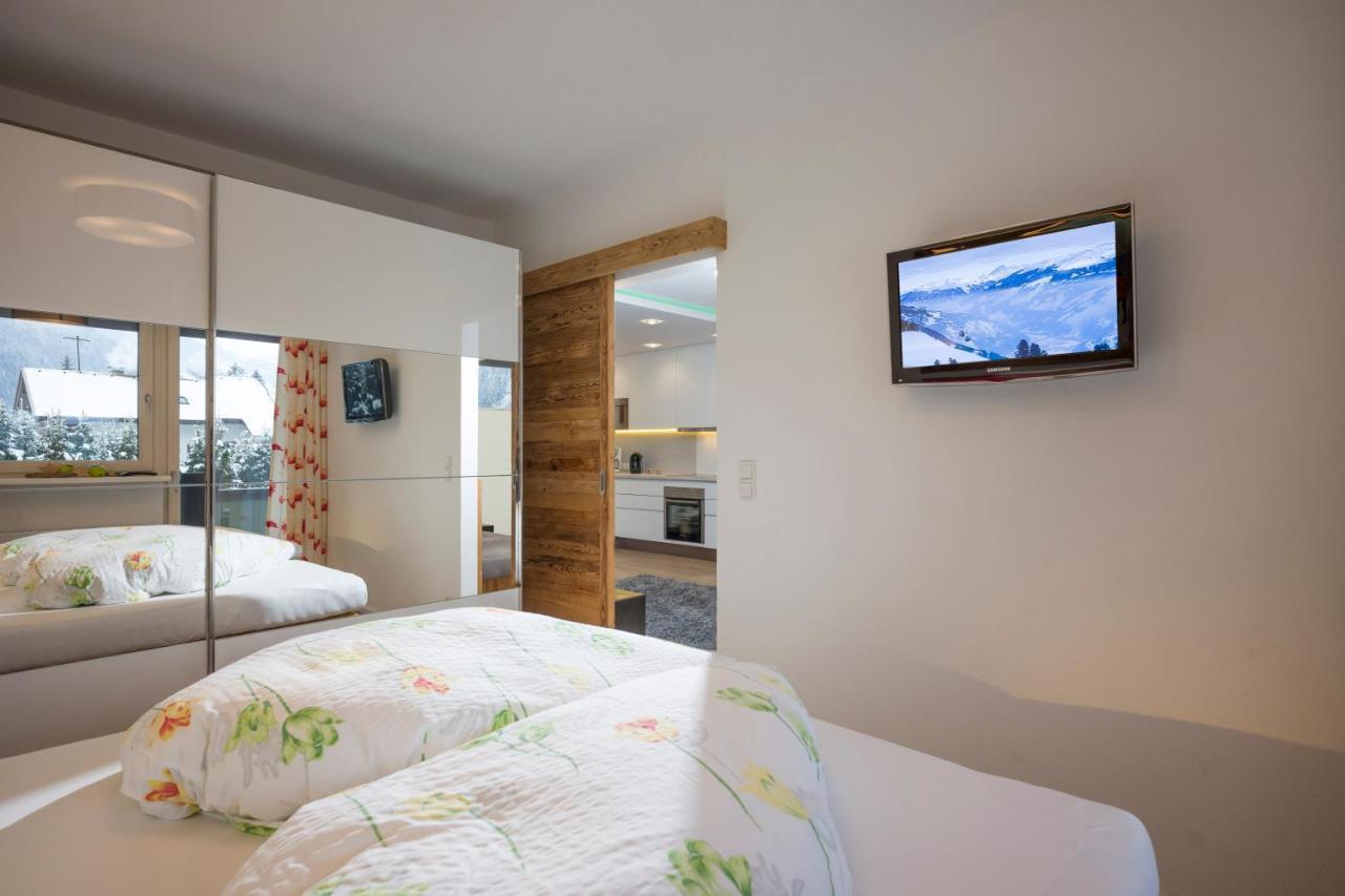 Royal Waldfeld Apartman Mayrhofen Kültér fotó